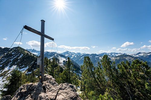 Herfstuitzicht vanaf een prachtige Allgäu-top