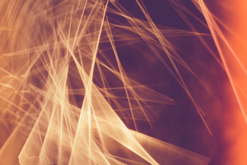 Lichtkunstfantasie in warmen, flammenden Farben 1 von Lisette Rijkers