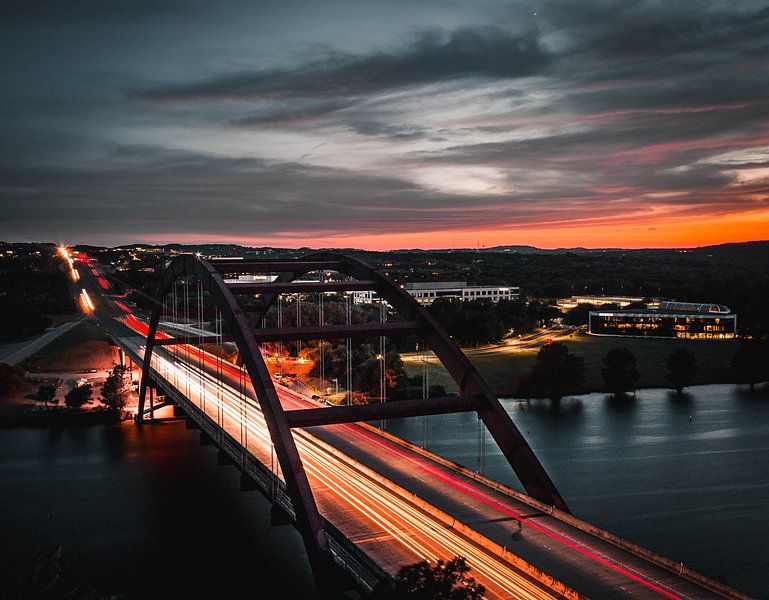 Austin by Hello Pompoyo