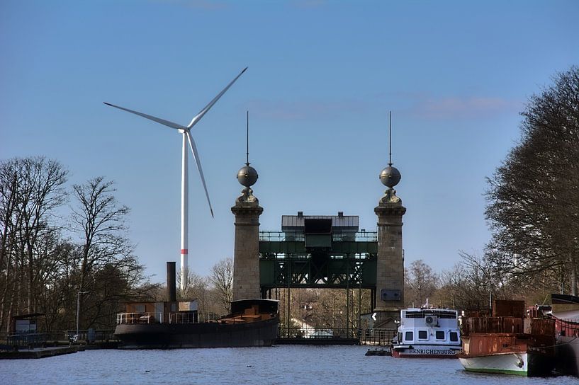 Zicht op de historische sluis van Edgar Schermaul