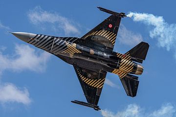 F-16-Demo-Team der türkischen Luftwaffe: SOLOTÜRK. von Jaap van den Berg