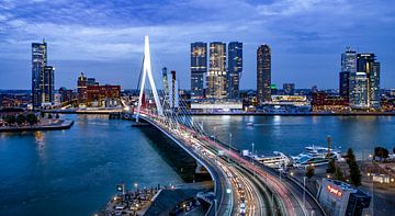 Skyline Rotterdam by Night  - Rotterdams Finest !  Kleur van Sylvester Lobé