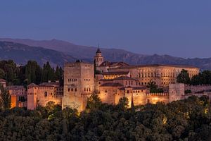 Avondfoto van het Alhambra in Granada van Franca Gielen