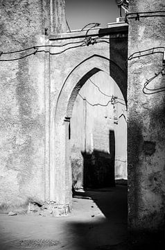 Maroccan passageway by Ilse Verdonk