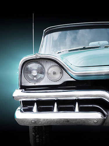 Amerikanischer Oldtimer Custom Royal 1957 Kühlergrill und Scheinwerfer