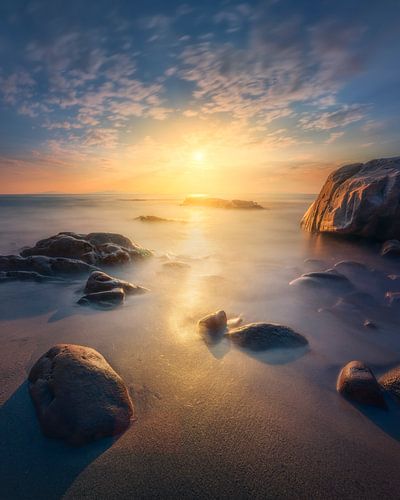 Cala Violina Strand Rotsen bij Zonsondergang