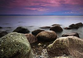 Steine am Meer von Frank Herrmann