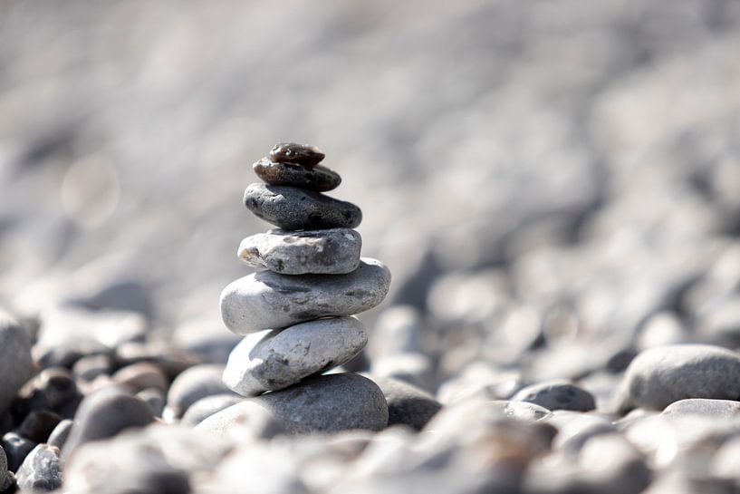 Steine an der Küste von Dänemark | Schwarz-Weiß-Foto von Karijn | Fine art Natuur en Reis Fotografie