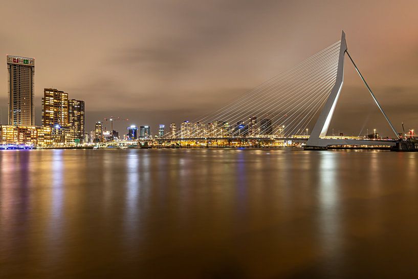 Erasmusbrug Rotterdam verlicht van Cindy van der Sluijs