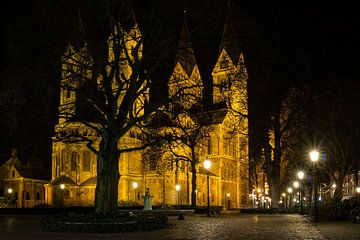 Munsterkerk@night by Marc Crutzen