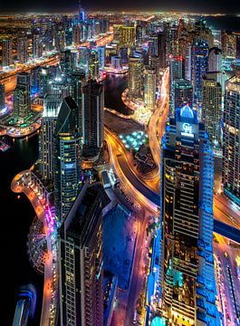 Dubai walk seen from Cayan Tower by Rene Siebring