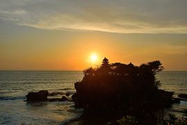 Le coucher de soleil s'annonce prometteur sur Frank's Awesome Travels
