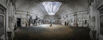 Grande salle de danse à l'hôtel