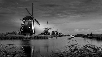 Kinderdijk Même en noir et blanc Magnifique sur Ronald Massink