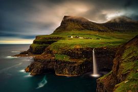 Gasadalur bewölkter Sonnenuntergang