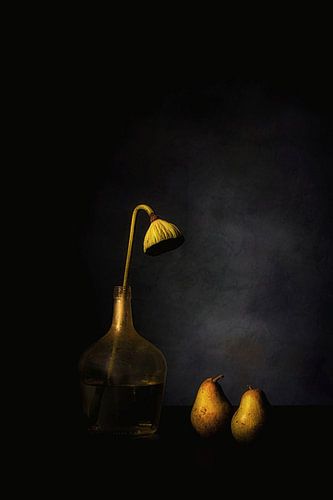 Stilleven met peren en lotus