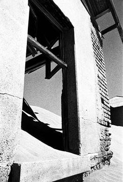 Kolmanskop by Richard Wareham