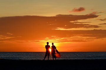 Romantische zonsondergang van Ron Steens