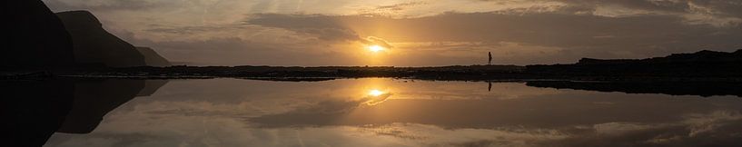 Dark side of the sun van Wouter Hoogeveen