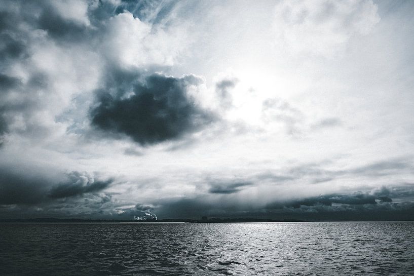 Unwetter über der Elbe von Heiko Westphalen