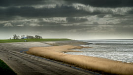 Bedrohlicher Himmel über dem Wattenmeer von Richard Zeinstra