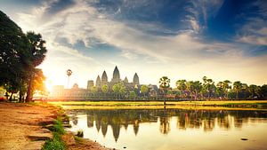 Zonsopgang Panorama bij Angkor Wat van Erwin Lodder