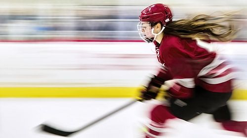 IJshockeyspelers in de aanval