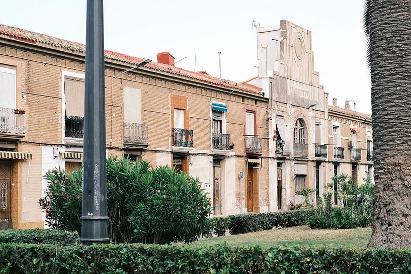 Authentic charm of old Valencia // Spain // Travel and Street Photography by Diana van Neck Photography