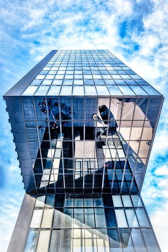 Reflectie in glazen gevel van het luxehotel Hyatt Regency in Düsseldorf Medienhafen