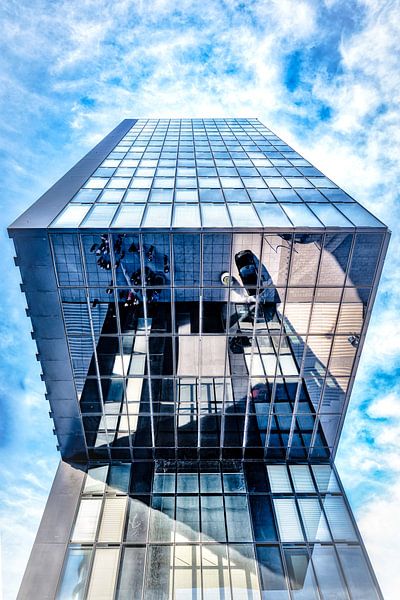 Reflet dans la façade en verre de l'hôtel de luxe Hyatt Regency à Düsseldorf Medienhafen par Dieter Walther