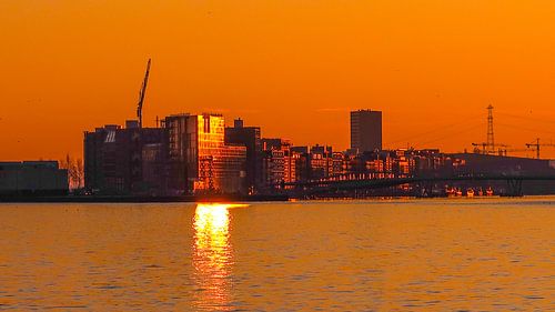 Zonsopkomst boven Amsterdam 