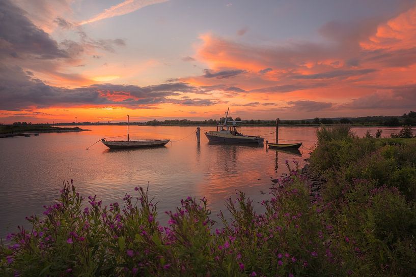 Beautiful sunset at boats by Moetwil en van Dijk - Fotografie