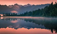 Sonnenaufgang am Matheson-See, Südinsel, Neuseeland