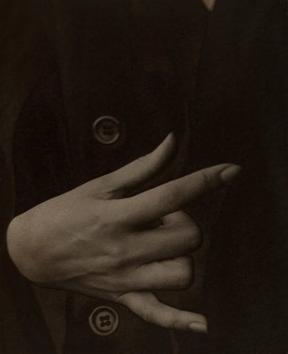 Georgia O'Keeffe - Hand (1918) door Alfred Stieglitz