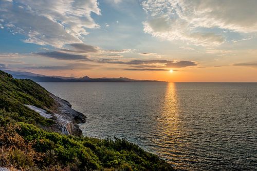 Ondergaande zon op Corsica