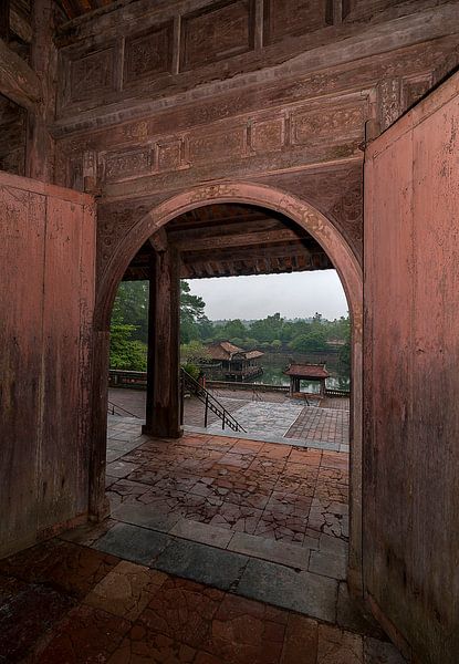 Hue: Tombe van Tự Đức by Maarten Verhees