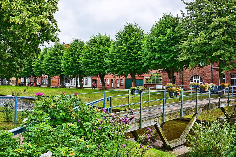 Canal Idyll on the Mittelburggraben in Friedrichstadt by Gisela Scheffbuch