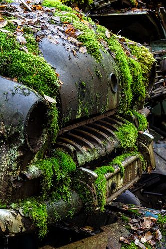 Vieille voiture rouillée