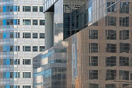Mirrored buildings in Rotterdam by Peter van Vuuren