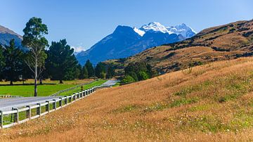 The road to Glenorchy, New Zealand