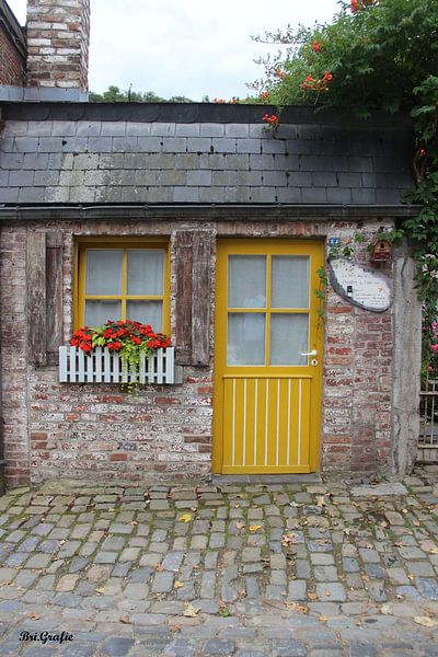 the façade by Brigitte Kielenstijn