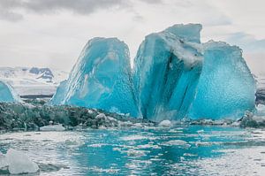 Des icebergs bleus  sur Anita Loos