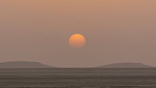 Low sun in the Sahara