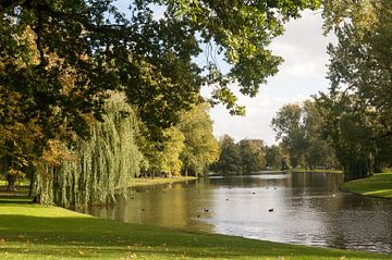 Stadsgracht Kampen Herfst van Richard Wareham