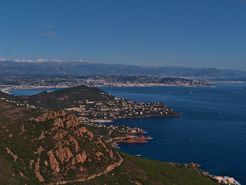 Vue panoramique sur la côte près de Cannes, France par Timon Schneider