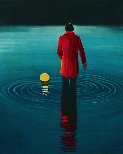 De man die de zon in de zee laat zakken