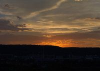 Wunderschöner farbiger Wolkenhimmel zum Sonnenuntergang  in Thüringen zum Sommer