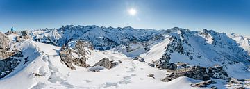 Winteruitzicht op de Allgäuer Alpen in het Rappenalpendal van Leo Schindzielorz