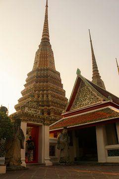 Vierter Eingangsblick auf Phra Chedi Rai im Wat Pho von kall3bu