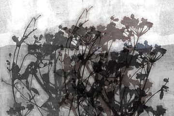 Taupe bloemen in wabi-sabi stijl van Dina Dankers